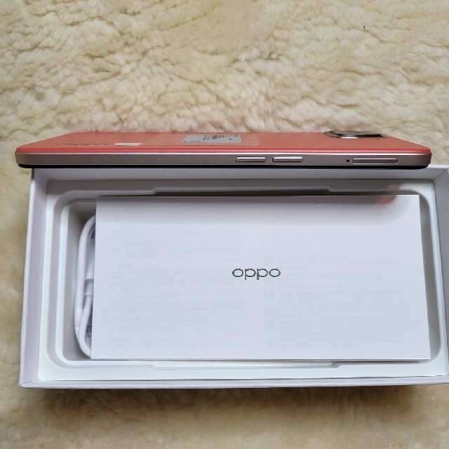 OPPO(オッポ)の新品同様OPPO A73 オッポオレンジ4GB/64GB手帳ケースガラス スマホ/家電/カメラのスマートフォン/携帯電話(スマートフォン本体)の商品写真