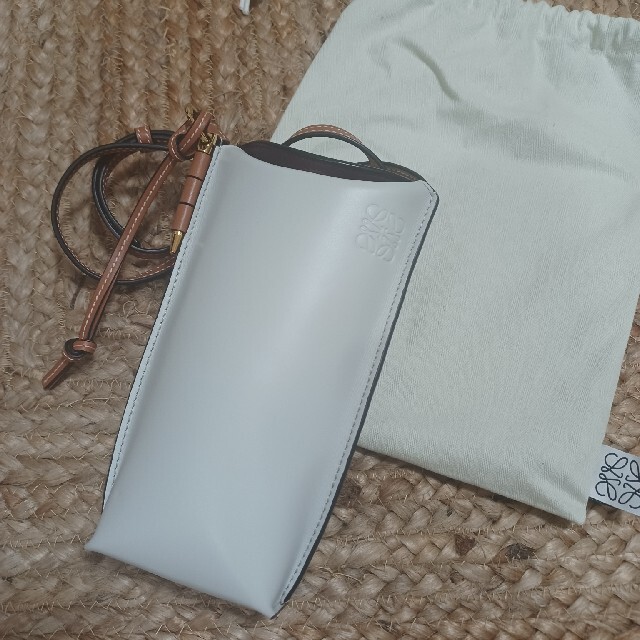 LOEWE☆ゲートポケット 高価値セリー www.gold-and-wood.com