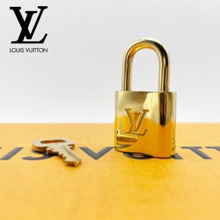 ルイヴィトン(LOUIS VUITTON)のLOUIS VUITTON　ルイヴィトン　カデナ　パドロック　南京錠　鍵(その他)