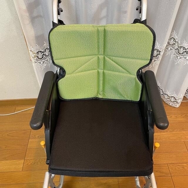 ♿美品 介助式 軽量スリム 自立リハビリ訓練に最適 とても便利な多機能 車椅子 その他のその他(その他)の商品写真