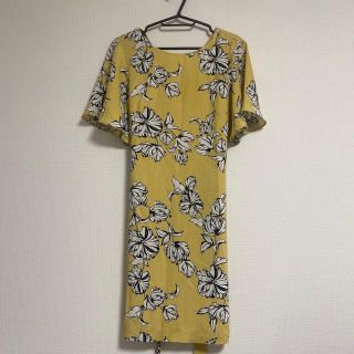 エイチアンドエム(H&M)のワンピース　花柄ワンピース(ひざ丈ワンピース)