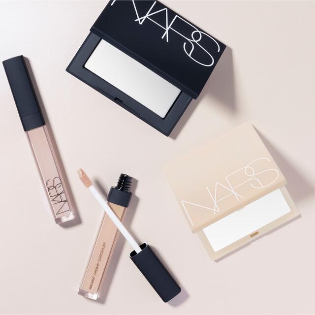 NARS(ナーズ)のNARS ナーズ スクエアコンパクトミラー ベージュ ノベルティ レディースのファッション小物(ミラー)の商品写真