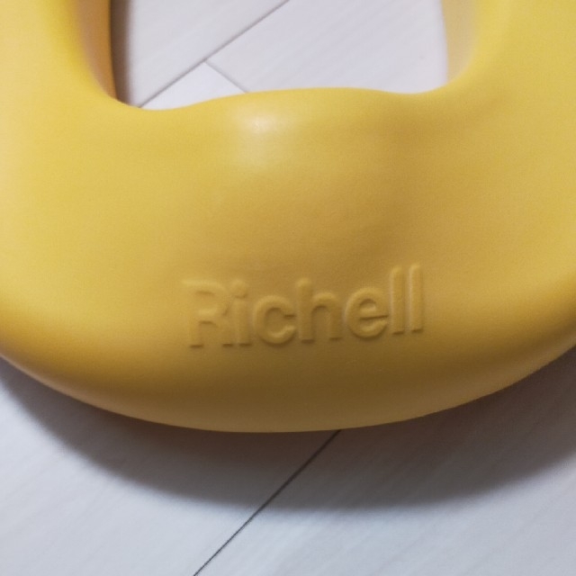 Richell(リッチェル)のリッチェル Richell ソフト便座補助 キッズ/ベビー/マタニティのおむつ/トイレ用品(補助便座)の商品写真