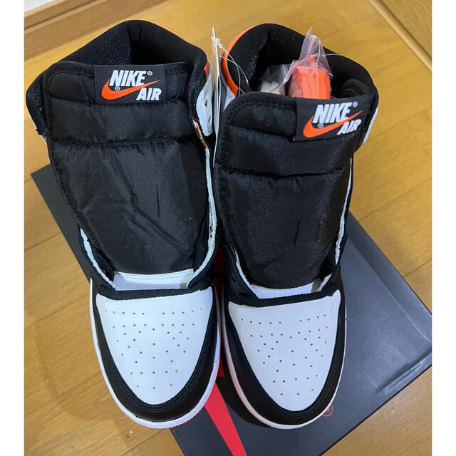 NIKE(ナイキ)の24.5 NIKE GS AIR JORDAN 1 RETRO HIGH OG  レディースの靴/シューズ(スニーカー)の商品写真