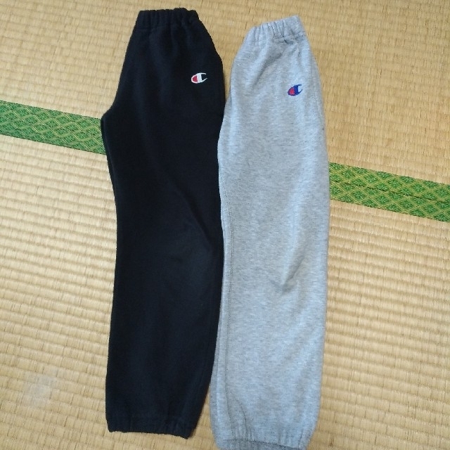 Champion(チャンピオン)の《最終値》チャンピオン　スウェットパンツ2枚　110ｻｲｽﾞ キッズ/ベビー/マタニティのキッズ服男の子用(90cm~)(パンツ/スパッツ)の商品写真