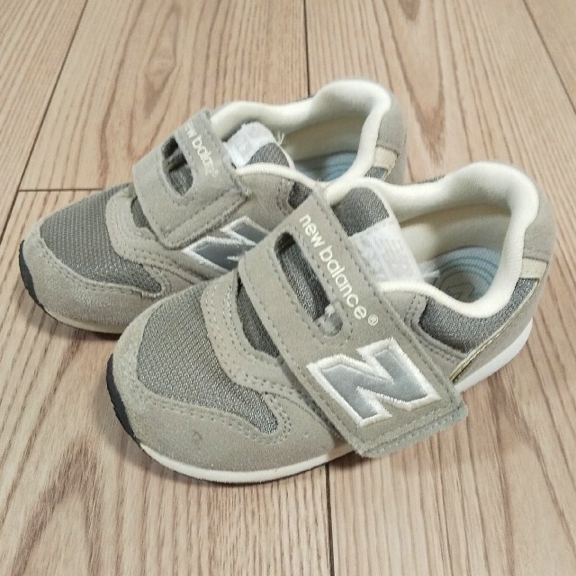 New Balance(ニューバランス)の【はああ様専用】new balance スニーカー996 グレー14.5cm キッズ/ベビー/マタニティのベビー靴/シューズ(~14cm)(スニーカー)の商品写真