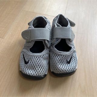 ナイキ(NIKE)の＊美品＊NIKE ナイキ エアリフト　グレー　13cm(サンダル)