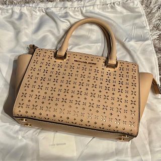 新品✨マイケルコース　フラワースタッズ　スニーカー　MICHAL KORS 24