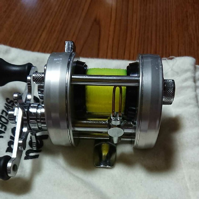 AbuGarcia(アブガルシア)のtyoshiさま専用アブガルシア 2500C IAR スポーツ/アウトドアのフィッシング(リール)の商品写真