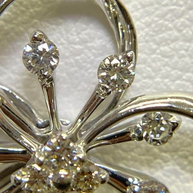 K18WG　高品質ダイヤモンド ペンダント ネックレス　ダイヤがクルクル回ります