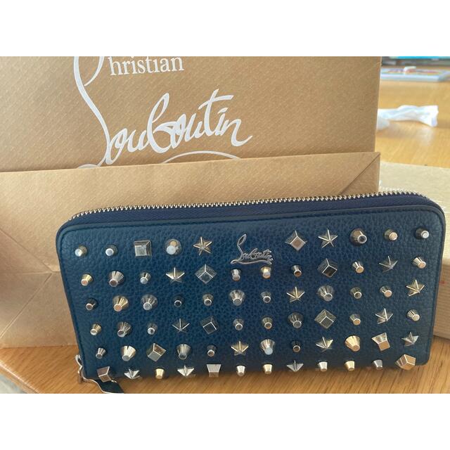 Christian Louboutin(クリスチャンルブタン)のルブタン　ネイビー　財布 レディースのファッション小物(財布)の商品写真