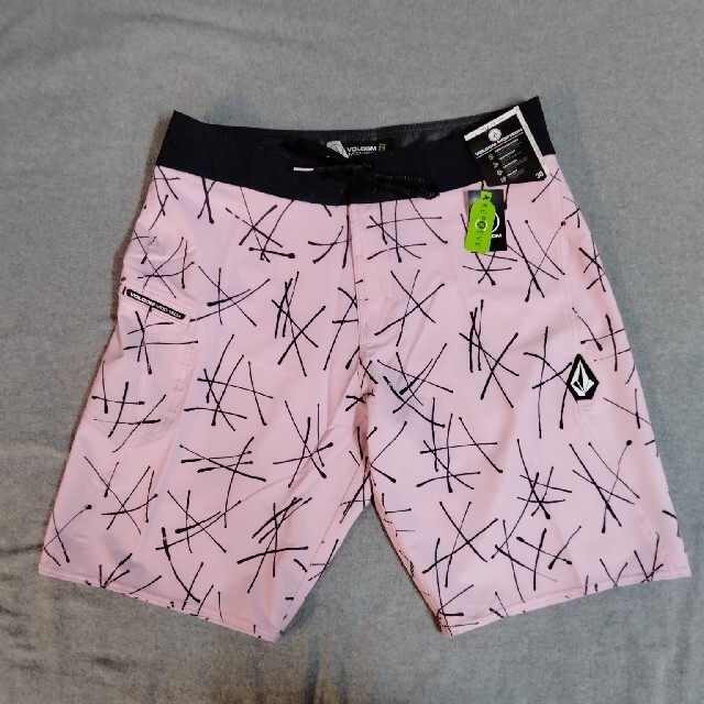新品同様 volcom 新品タグ付き ボルコム サーフパンツ 30インチ 水着 ボルコム VOLCOM サーフパンツ S