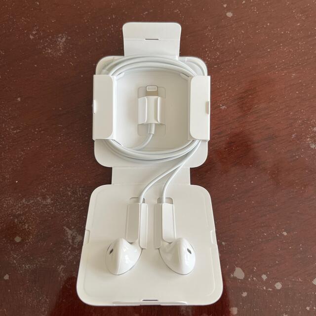 Apple(アップル)のiPhone付属品イヤフォンApple純正品 スマホ/家電/カメラのオーディオ機器(ヘッドフォン/イヤフォン)の商品写真