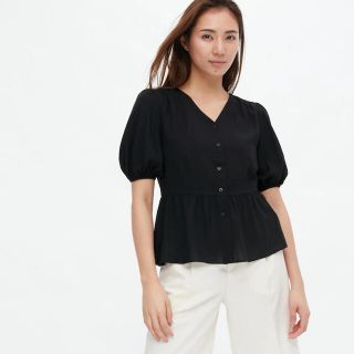 ユニクロ(UNIQLO)の【美品】Vネックボリュームスリーブブラウス（半袖）(シャツ/ブラウス(半袖/袖なし))