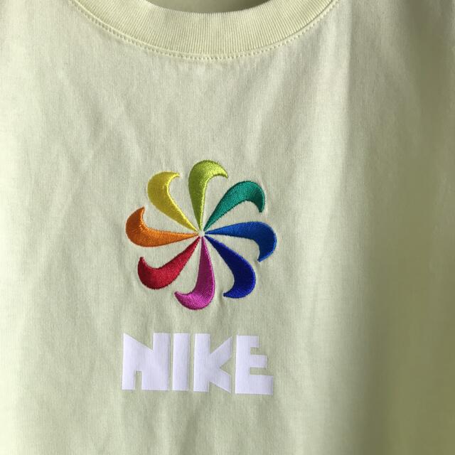 NIKE(ナイキ)のナイキ　レディース　Tシャツ　ルミナスグリーンM　定価4400円 レディースのトップス(Tシャツ(半袖/袖なし))の商品写真