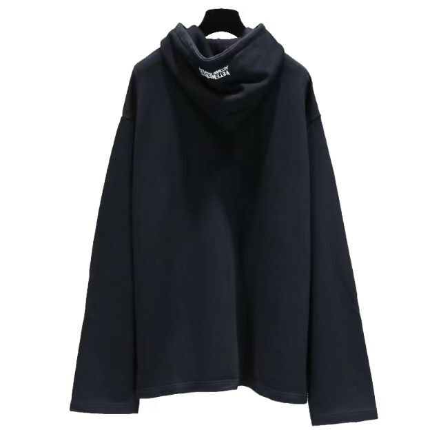 でメンズも VETEMENTS 17AW キスタイタニック 再構築 ジップ パーカー