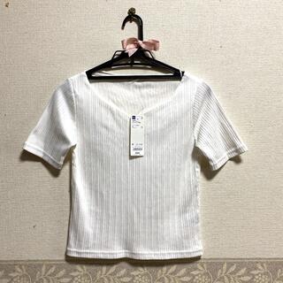 ジーユー(GU)のGU ♡リブハートネックコンパクトTシャツ  カットソー トップス(カットソー(半袖/袖なし))