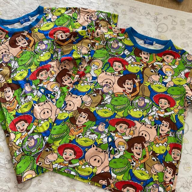 Disney(ディズニー)のディズニー　トイストーリー　総柄Tシャツ　2枚セット レディースのトップス(Tシャツ(半袖/袖なし))の商品写真