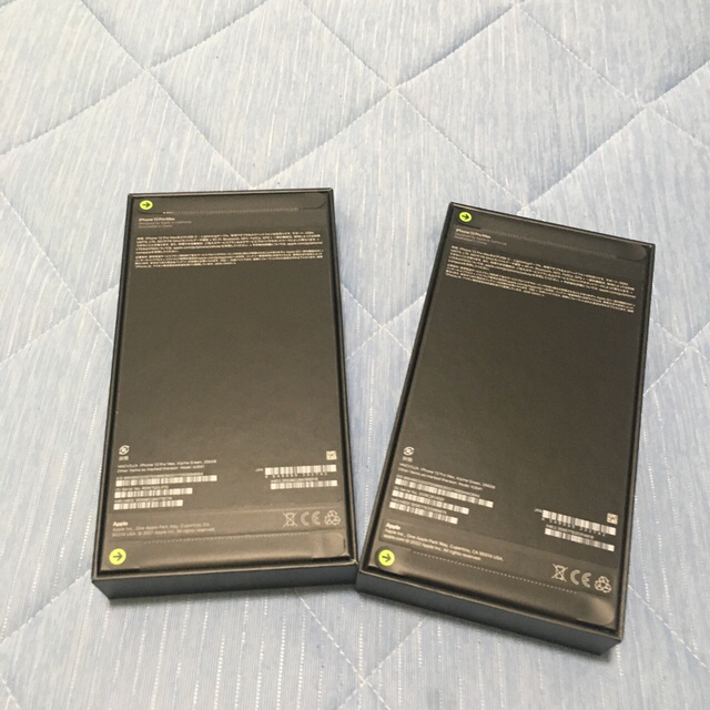 iPhone13 pro max 256GB simフリー2台セット 1