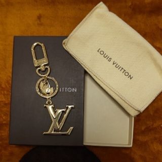 ルイヴィトン(LOUIS VUITTON)のLOUIS VUITTON ロゴチャーム(キーホルダー)