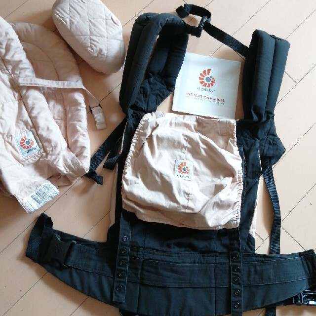 Ergobaby(エルゴベビー)の抱っこ紐　インファントインサートセット　新生児パッド付 キッズ/ベビー/マタニティの外出/移動用品(抱っこひも/おんぶひも)の商品写真