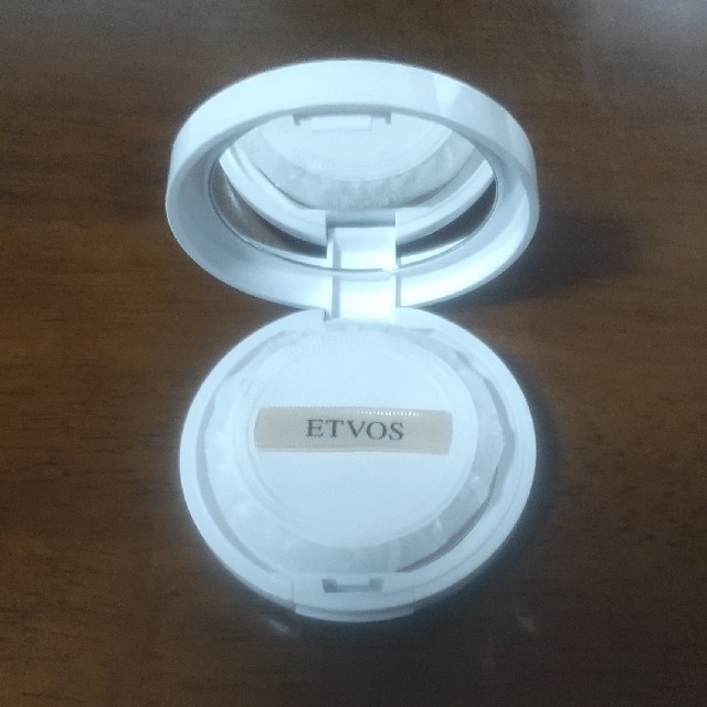 ETVOS(エトヴォス)の【新品未使用】ETVOS★エトヴォス ミネラルUVベール(箱無し) コスメ/美容のベースメイク/化粧品(フェイスパウダー)の商品写真