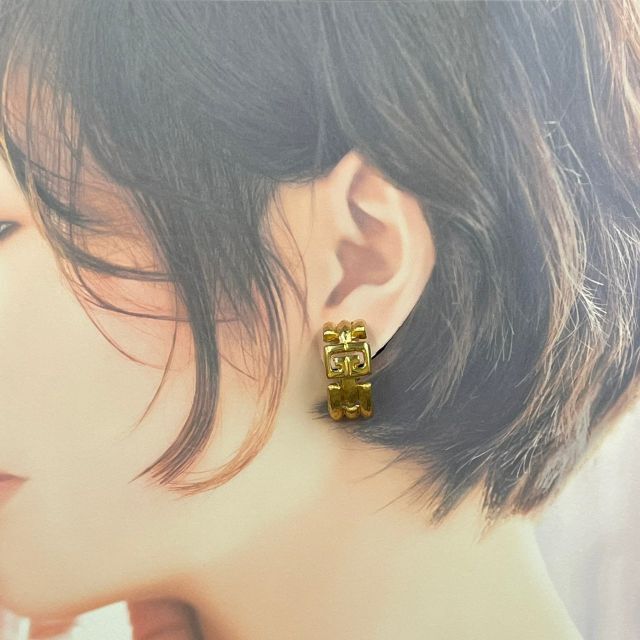GIVENCHY - ジバンシィ イヤリング ゴールド GGロゴ 人気 ジバンシー ヴィンテージの通販 by 古着duca's shop|ジバンシィ ならラクマ GIVENCHY - ジバンシィ イヤリング ゴールド GGロゴ 人気 ジバンシー ヴィンテージの通販 by 古着duca's shop|ジバンシィ ならラクマ