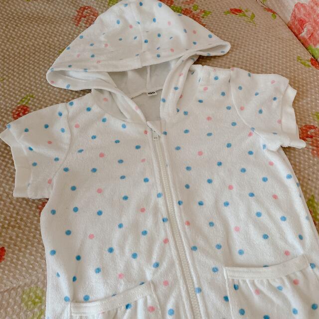 西松屋(ニシマツヤ)のタオル生地／100cm／半袖パーカー／水玉 キッズ/ベビー/マタニティのキッズ服女の子用(90cm~)(ジャケット/上着)の商品写真