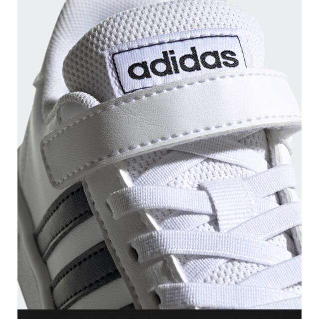 adidas(アディダス)のアディダス　スニーカー キッズ/ベビー/マタニティのキッズ靴/シューズ(15cm~)(スニーカー)の商品写真