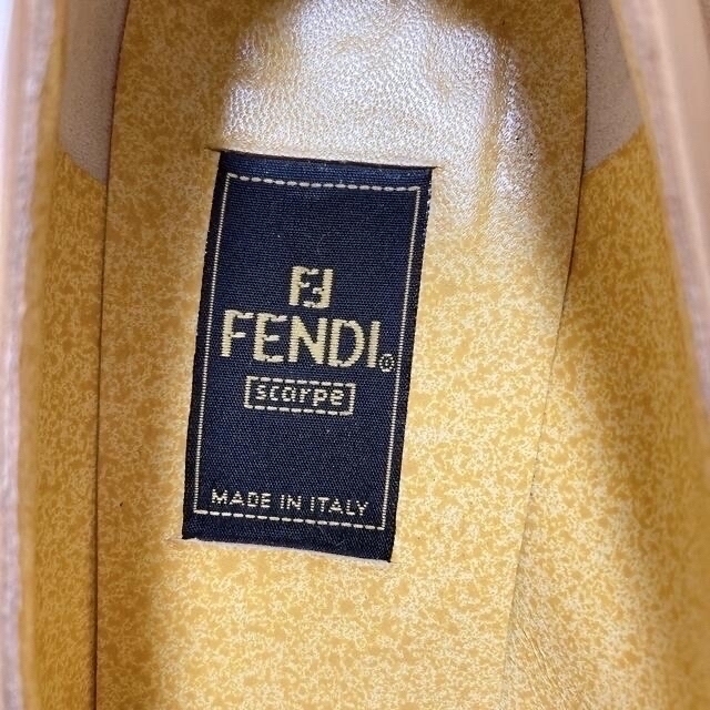 FENDI(フェンディ)のFENDI フェンディ チャンキーヒール パンプス 37 1/2 レディースの靴/シューズ(ハイヒール/パンプス)の商品写真