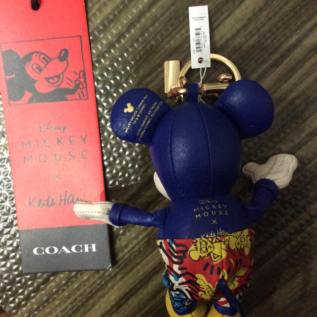 COACH(コーチ)のコーチ ディズニー ミッキーマウス キースヘリング ミッキーチャーム コーチ エンタメ/ホビーのおもちゃ/ぬいぐるみ(キャラクターグッズ)の商品写真