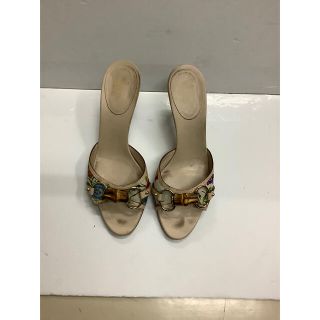 グッチ(Gucci)のGUCCI　フローラ　ミュール　ベージュ　バンブービットr212(ミュール)