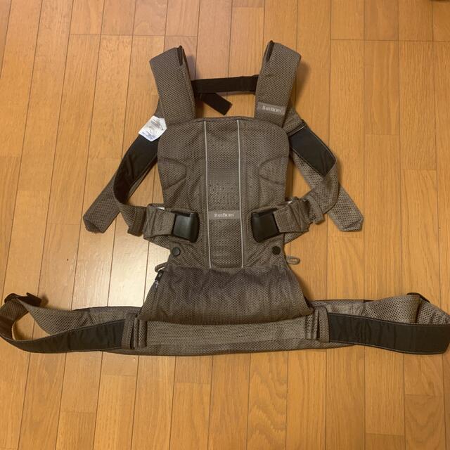 BABYBJORN(ベビービョルン)のベビービョルン ベビーキャリア ONE+ AIR メッシュ ブラウン 抱っこ紐 キッズ/ベビー/マタニティの外出/移動用品(抱っこひも/おんぶひも)の商品写真