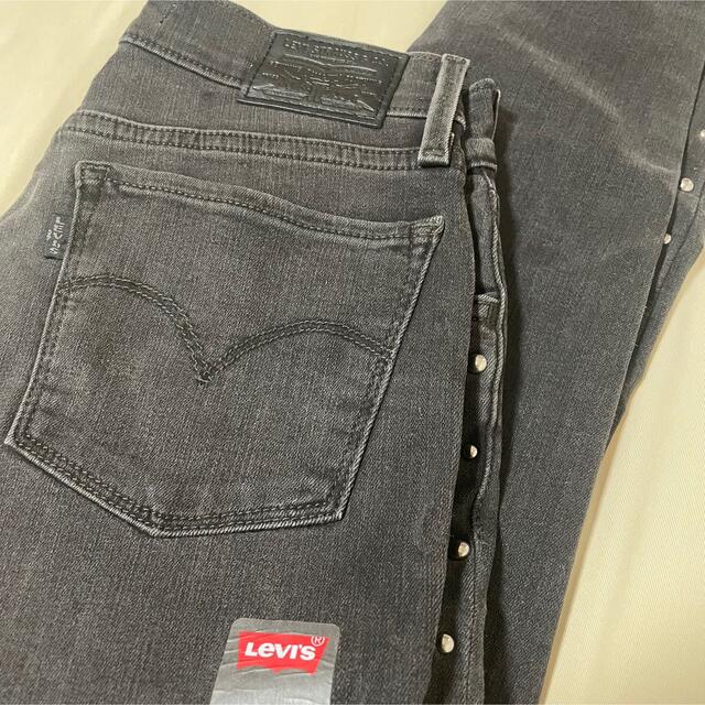 Levi's(リーバイス)のグレーデニム レディースのパンツ(デニム/ジーンズ)の商品写真