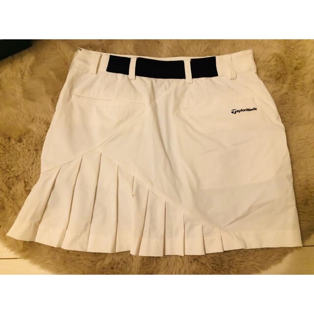 TaylorMade(テーラーメイド)のTaylorMade white skirt レディースのスカート(ミニスカート)の商品写真