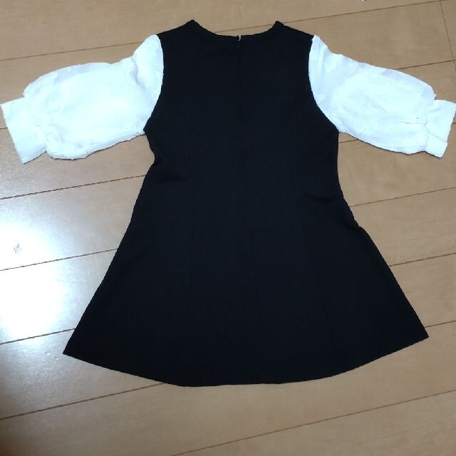 黒のワンピース　女の子　120センチ キッズ/ベビー/マタニティのキッズ服女の子用(90cm~)(ワンピース)の商品写真