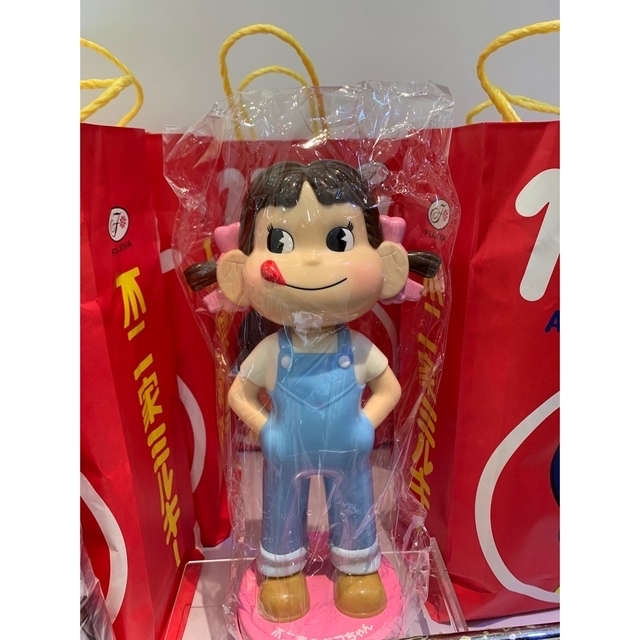 人気のファッションブランド! 不二家 ☆ペコちゃん人形☆限定希少♡ - キャラクターグッズ 人気のファッションブランド! 不二家 ☆ペコちゃん人形☆限定希少♡ - キャラクターグッズ