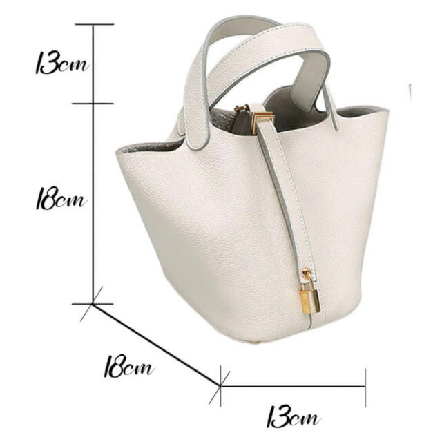 本革製 キューブバッグ エトゥープ レディースのバッグ(ハンドバッグ)の商品写真