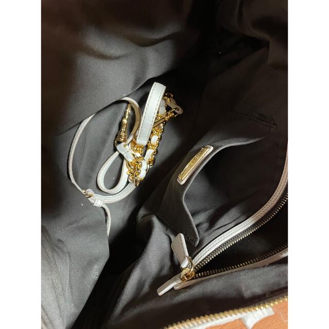 miumiu(ミュウミュウ)の୨୧*。ミュウミュウ♡ショルダーバッグ♡オフホワイト レディースのバッグ(ショルダーバッグ)の商品写真