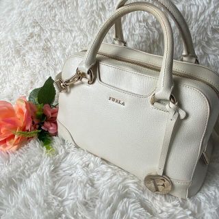 フルラ(Furla)の美品　FURLA　2way ショルダーバッグ　ボストン　ハンドバッグ　白(ショルダーバッグ)