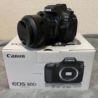 キヤノン(Canon)のEOS 80D(W) ボディ ＋ ズームレンズ、単焦点レンズ3本セット(デジタル一眼)