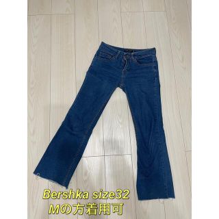 ベルシュカ(Bershka)の⑥⑦Bershka フレア 切りっぱなしデニム size32Mの方着用OK(デニム/ジーンズ)