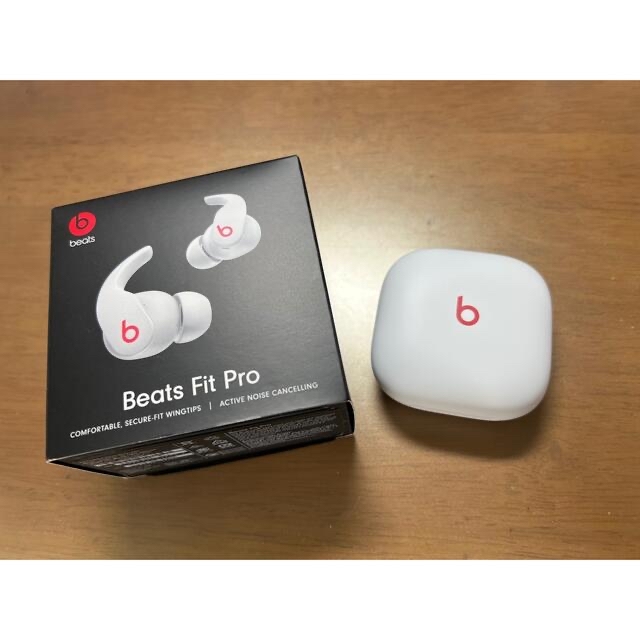 新品未使用品　Beats by Dr Dre FIT PRO WHITE