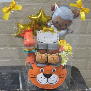 おむつケーキ　アニマル　出産祝い　ベビーギフト　スタイ　靴下　おもちゃ付き(ベビー紙おむつ)