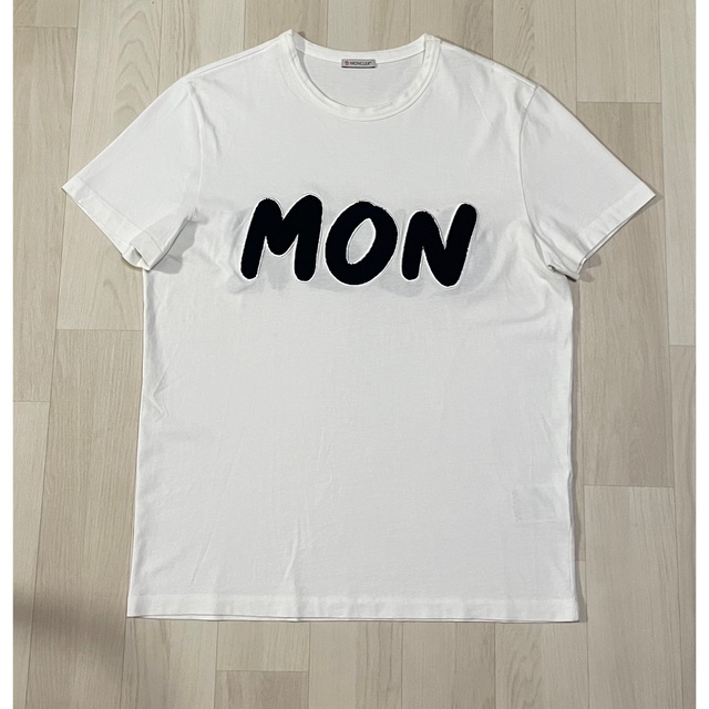 MONCLER(モンクレール)の美品！モンクレール　Tシャツ　ホワイト　XLサイズ メンズのトップス(Tシャツ/カットソー(半袖/袖なし))の商品写真