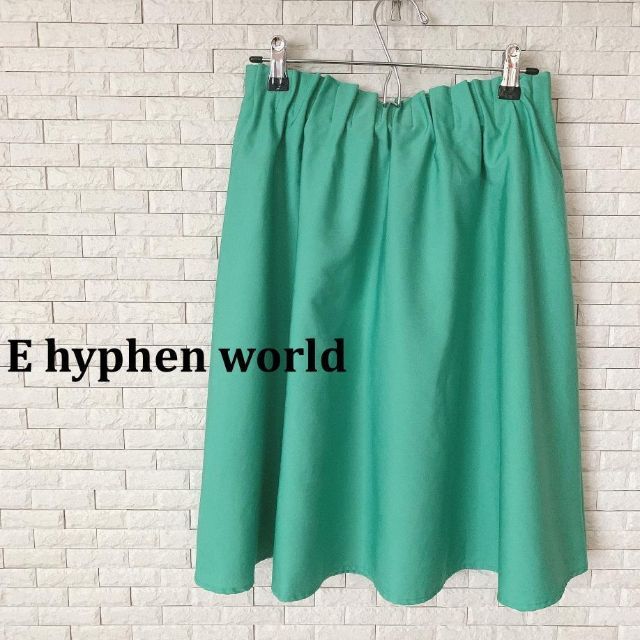 E hyphen world gallery(イーハイフンワールドギャラリー)のE hyphen world gallery　グリーン　スカート レディースのスカート(ミニスカート)の商品写真