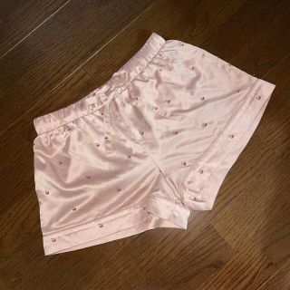 ジェラートピケ(gelato pique)の【美品‼️】ジェラートピケ サテン ズボン ショートパンツ(ルームウェア)