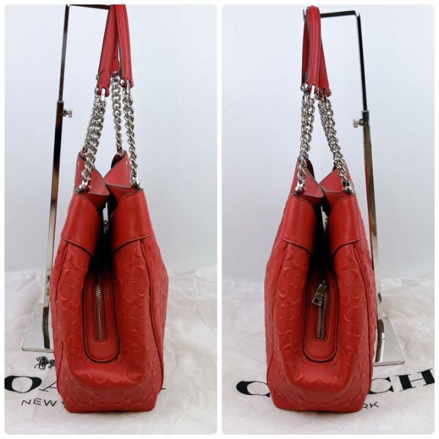 新品未使用】 coach コーチ チェーンショルダー エンボス レッド 新品未使用】 coach コーチ チェーンショルダー エンボス レッド