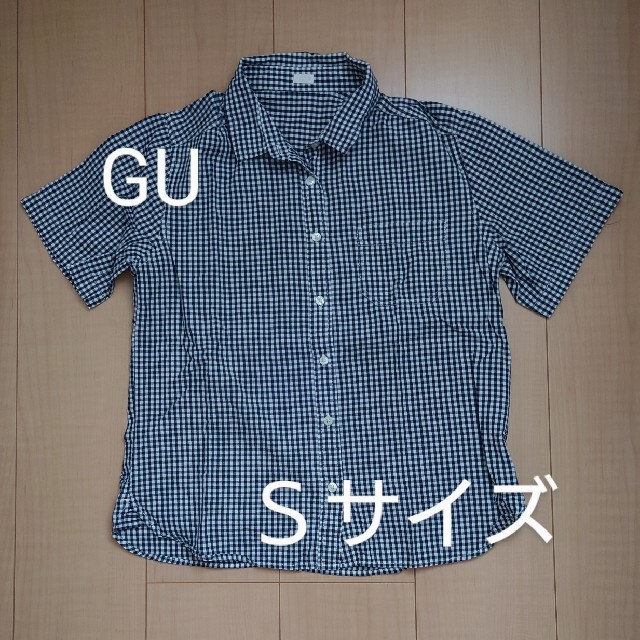 GU(ジーユー)の【値下げ】ＧＵ 半袖シャツ　Sサイズ レディースのトップス(シャツ/ブラウス(半袖/袖なし))の商品写真