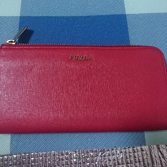 FURLA財布！レッド色！